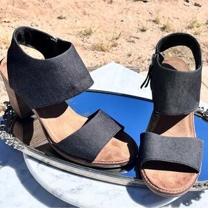 Toms Black Majorca Cutout Block Heel Sandals, 8.5, Like New Condition.